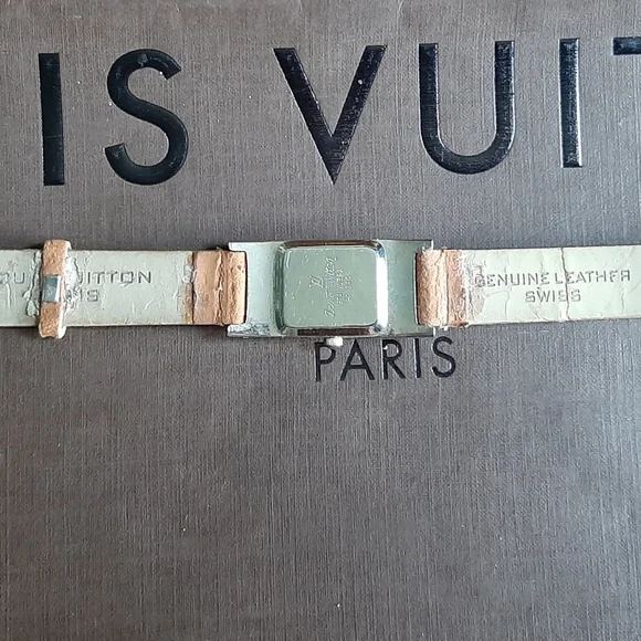 Vintage Louis Vuitton Paris Vintage Leather Wrist Watch 20m - Picture 6 of 9